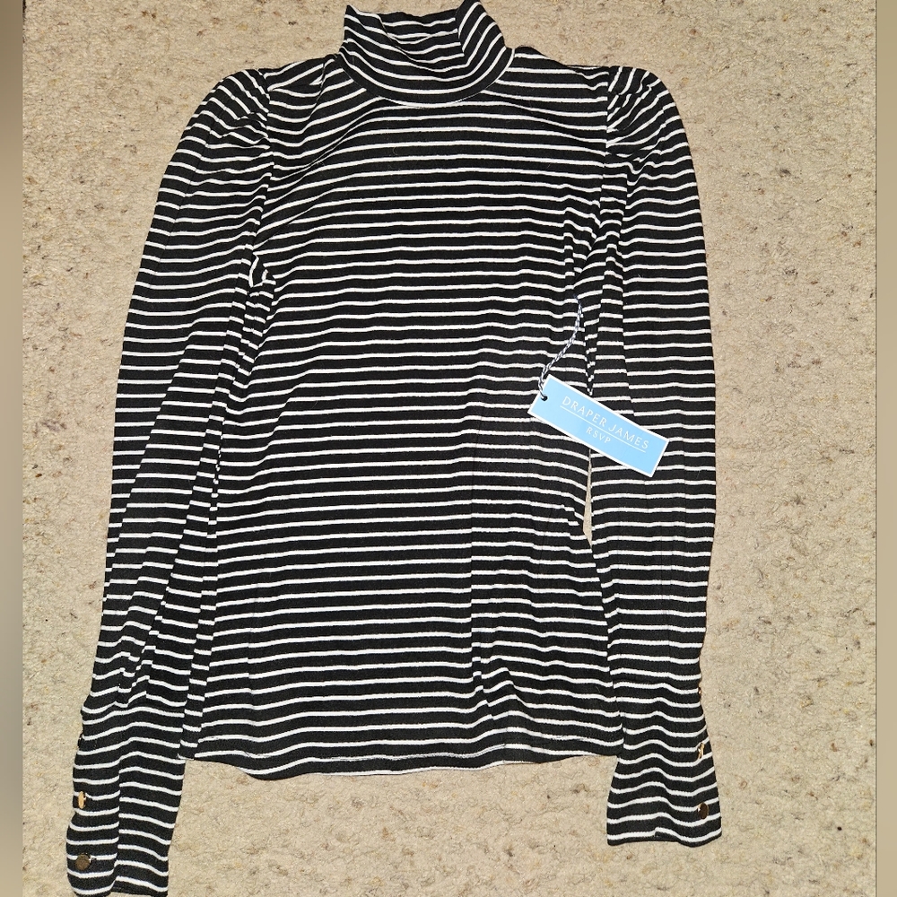 women's size XS striped long sleeve top with gold buttons by Draper James